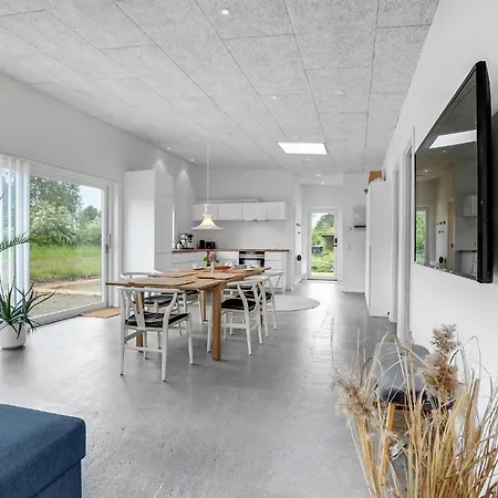 Amazing In With Kitchen Holiday home