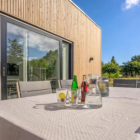 Amazing In With Kitchen Holiday home *